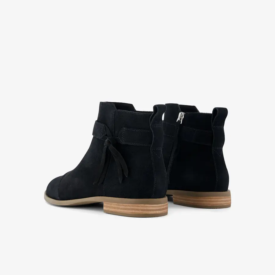 Toms Stacey Kadın Bot